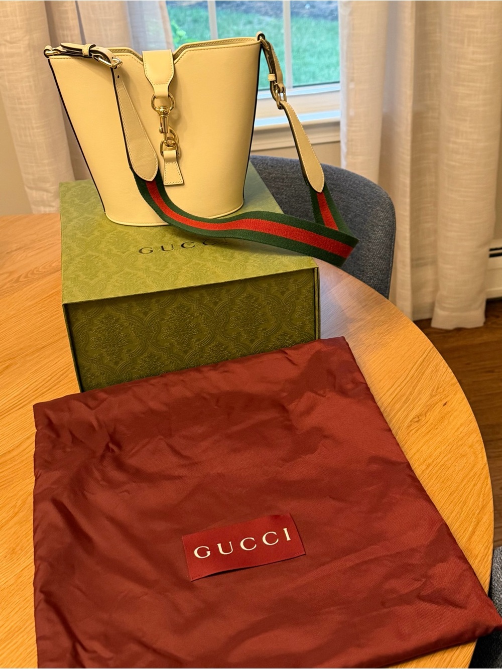 Gucci Cream Leather Mini Bucket Bag with Sherry Line Shoulder Strap - Picture 2 of 12